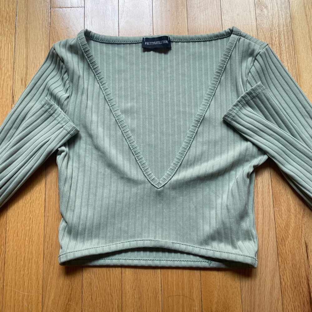 Pretty little thing croptop